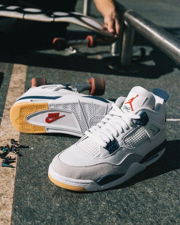 Air jordan 4 sb navy blue in collaborazione con nike sb 