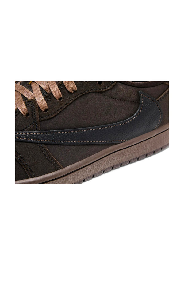 Sneakers Basse Jordan 1 Low Travis Scott Velvet Brown  dettaglio swoosh