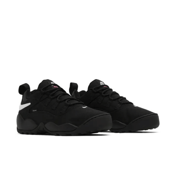 Sneaker Nike SB Darwin Low Supreme Black